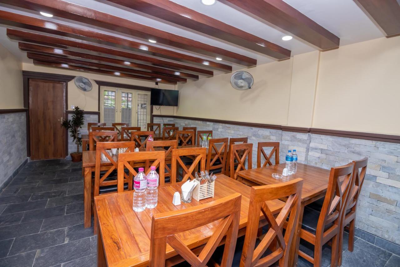 Oyo 253 Hotel Pinnacle Pokhara Zewnętrze zdjęcie